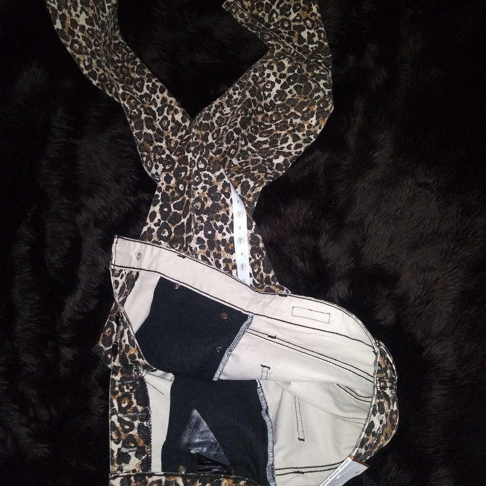 Animal Print Denim - Picture 3 of 8